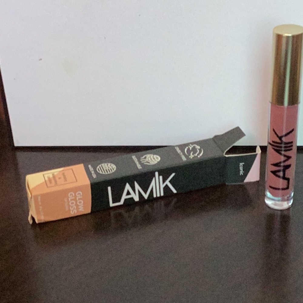 LAMIK Lip Gloss color Iconic - New